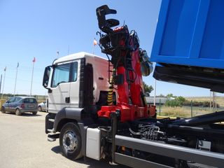 MAN TGS 26 320-CAMIONES GANCHO+GRUA