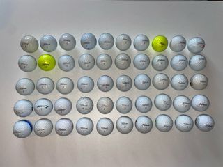 Lote de 50 pelotas de Golf Titleist.