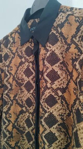 Blusa Zara Animal Print Talla XS Sisa a sisa 46 cm