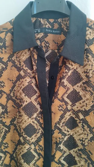 Blusa Zara Animal Print Talla XS Sisa a sisa 46 cm