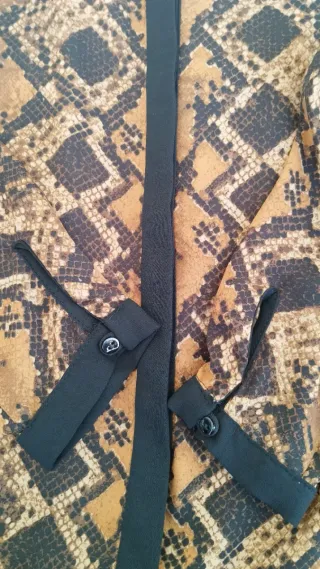 Blusa Zara Animal Print Talla XS Sisa a sisa 46 cm