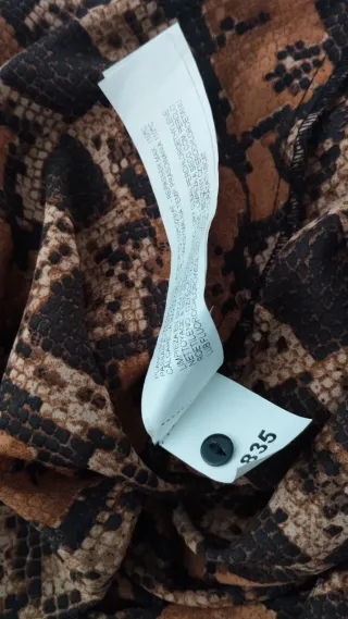 Blusa Zara Animal Print Talla XS Sisa a sisa 46 cm