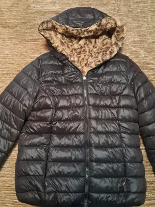 Chaquetón reversible negro, abrigado, talla 42-44