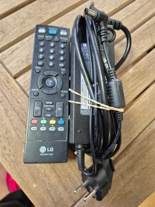 TV LG Full HD 22 22LV2520