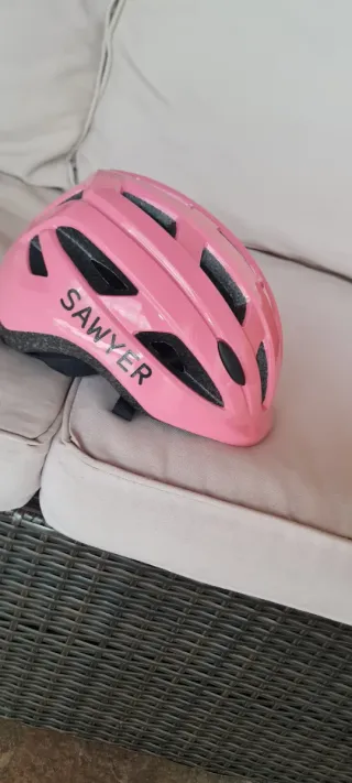 Casco de bici infantil rosa Sawyer Bikes