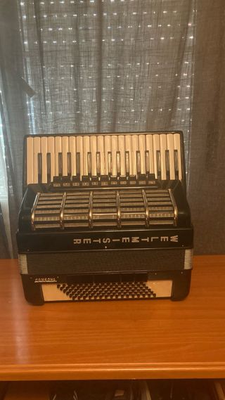 Acordeón Weltmeister Consona Negro