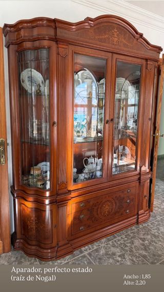 muebles de comedor clásicos de raíz de NOGAL !