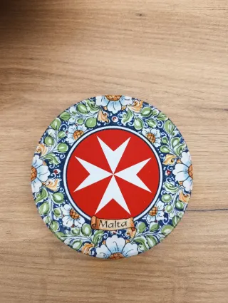 Piatto decorativo Malta in ceramica