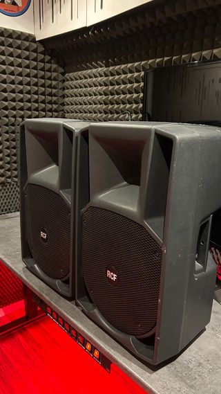 Altavoces autoamplificados RCF 712-A MK2