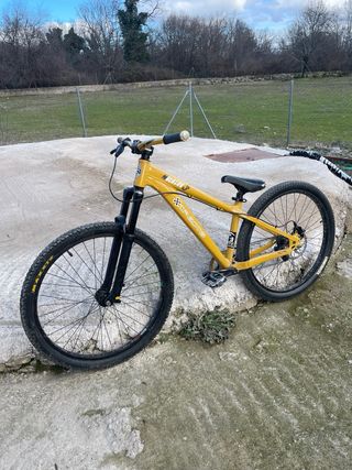 Bici Dirt Jump BOM Molotov 3