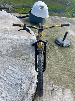 Bici Dirt Jump BOM Molotov 3