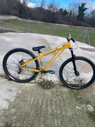 Bici Dirt Jump BOM Molotov 3