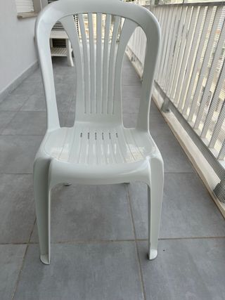 6 Sillas de Resina Blancas Apilables