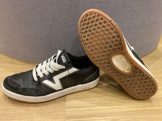 Zapatillas Vans Negras y Blancas