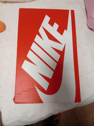 Zapatillas Nike Blancas , Rosas y negras