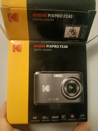 Cámara Kodak Pixpro FZ45 Roja