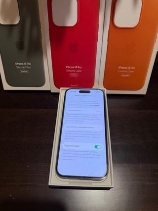iPhone 14 Pro + fundas originales como nuevo todo