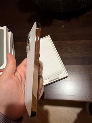 iPhone 14 Pro + fundas originales como nuevo todo