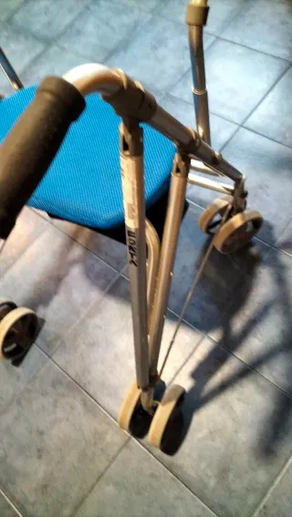 Andador Rotador marca Forta