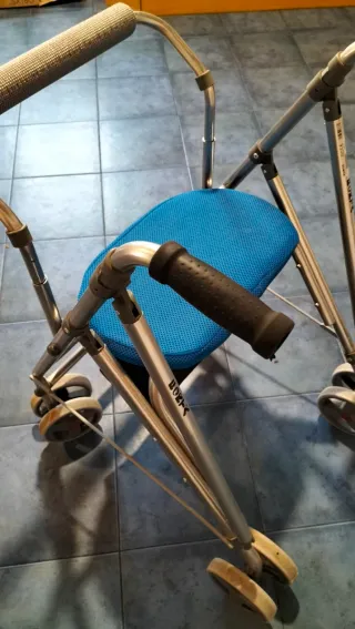 Andador Rotador marca Forta