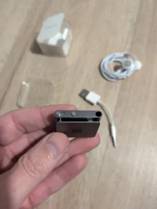 Apple iPod Shuffle 2GB Plata