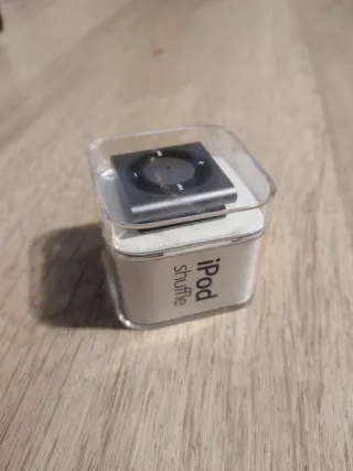 Apple iPod Shuffle 2GB Plata