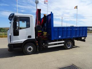 Iveco EUROCARGO ML 100E22-CAMIONES GRUAS