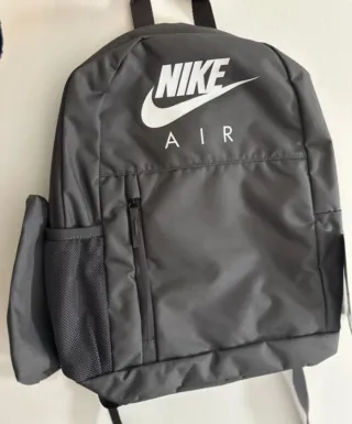 Mochila Nike Air (estuche no incluido)