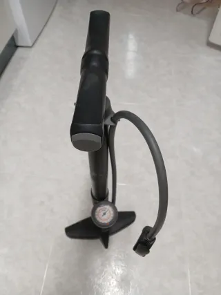 Bomba de Aire Btwin con Manómetro