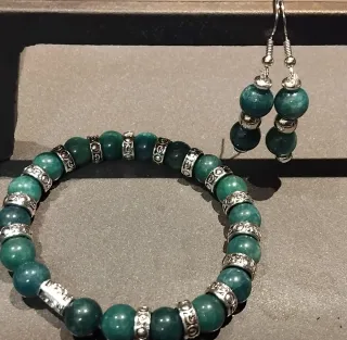 Bracciale e orecchini in apatite fatti a mano
