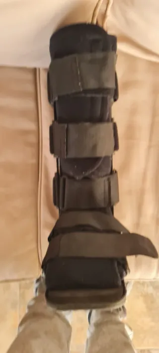 Bota ortopédica ajustable