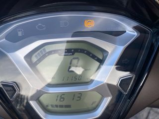 Kymco People 125 Marrón