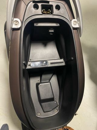 Kymco People 125 Marrón