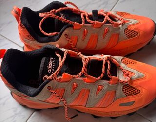 Zapatillas deportivas hombre naranja y beige