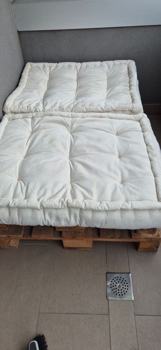 Sofá de palets con cojines