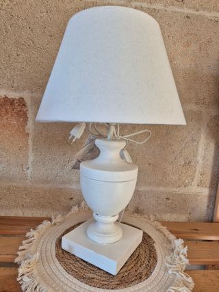 Lampada d'arredo bianca