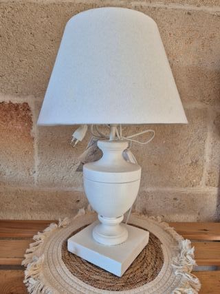 Lampada d'arredo bianca