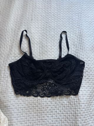 Top lencero negro encaje
