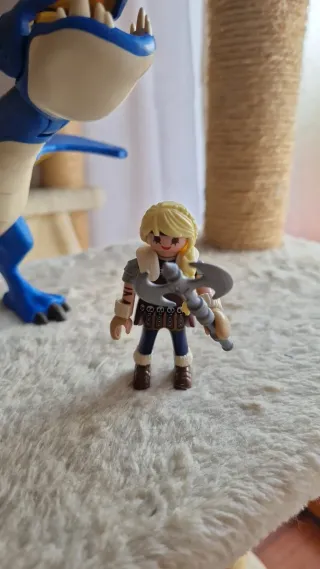 Astrid y su dragón pkaymobil