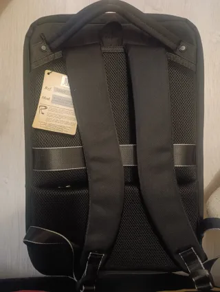 Mochila antirrobo Pierre Denee Negra/Gris