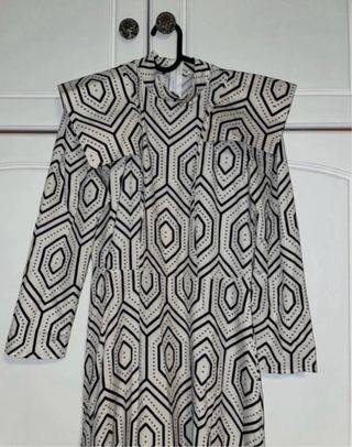 Vestido hombreras talla XS