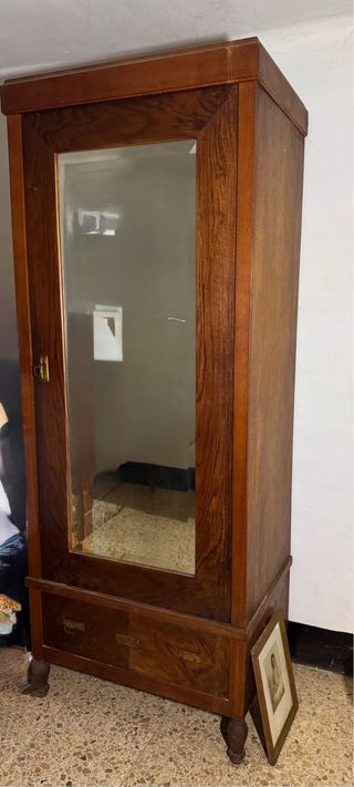 Armario antiguo madera y cristal