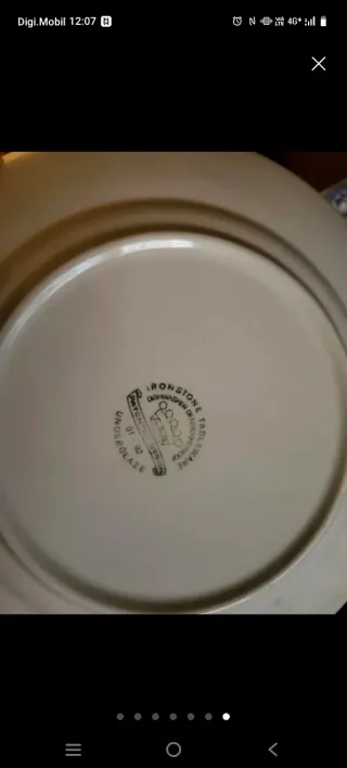 Juego de platos de cerámica azul y blanco