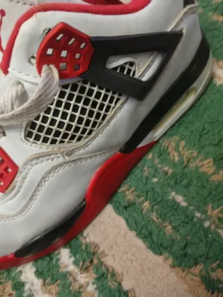 Zapatillas Jordan Niño Talla 36.5 Rojas y Blancas