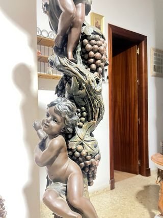 Lámpara Tiffany con figuras de querubines