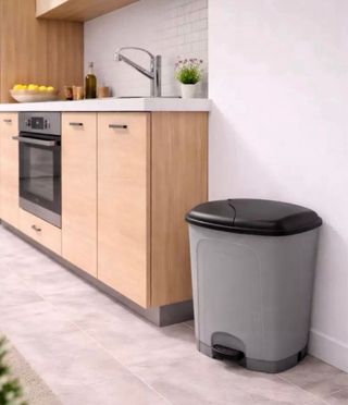 Cubo basura cocina pedal 25L diseño bicolor