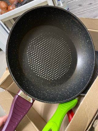 Set de 3 sartenes con mangos de colores