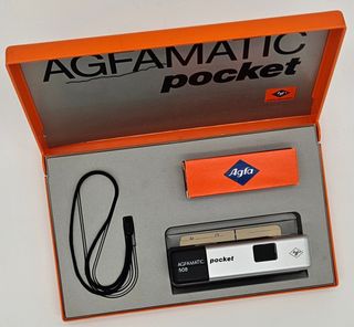 Cámara Agfa Agfamatic Pocket con estuche