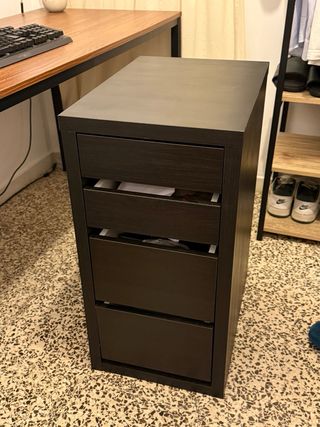 Escritorio + cajonera + silla desenfundable