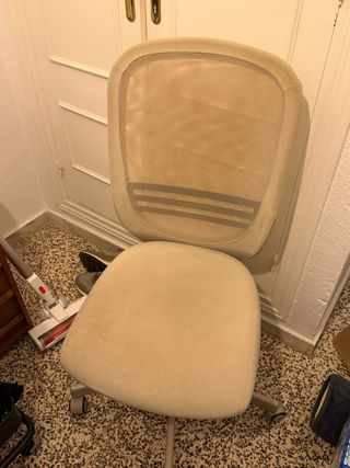 Escritorio + cajonera + silla desenfundable